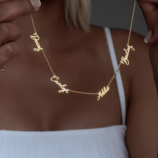 Personligt namnhalsband – Tidlös design i 18K guldplätering