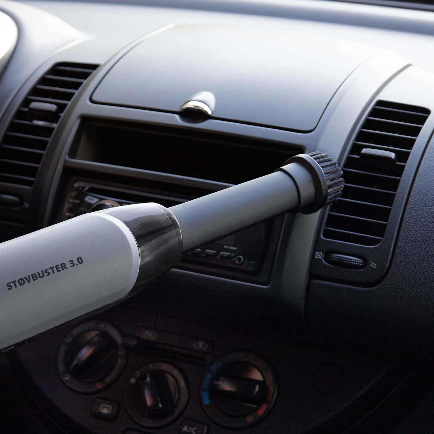 StøvBuster™ 3.0 - Tar bort djurhår, sand och smulor på mindre än 10 minuter.